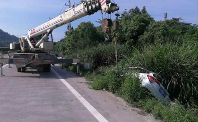 龙岗区重载吊车救援 龙岗区重载吊车救援